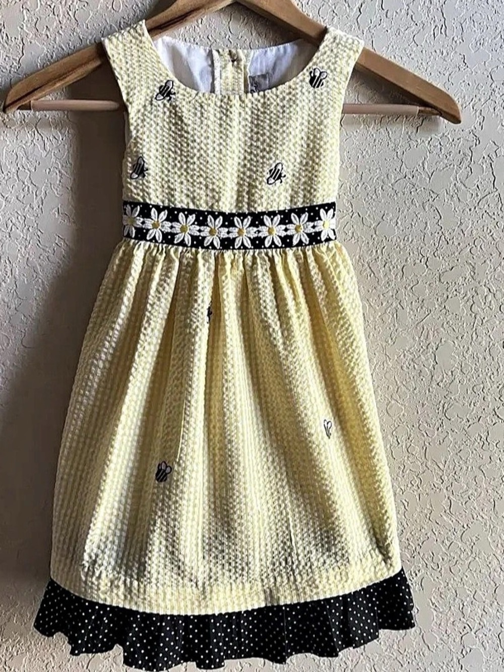 EUC Emily Rose Seersucker Size 5 Bee and Flower Dress in Yellow & Black